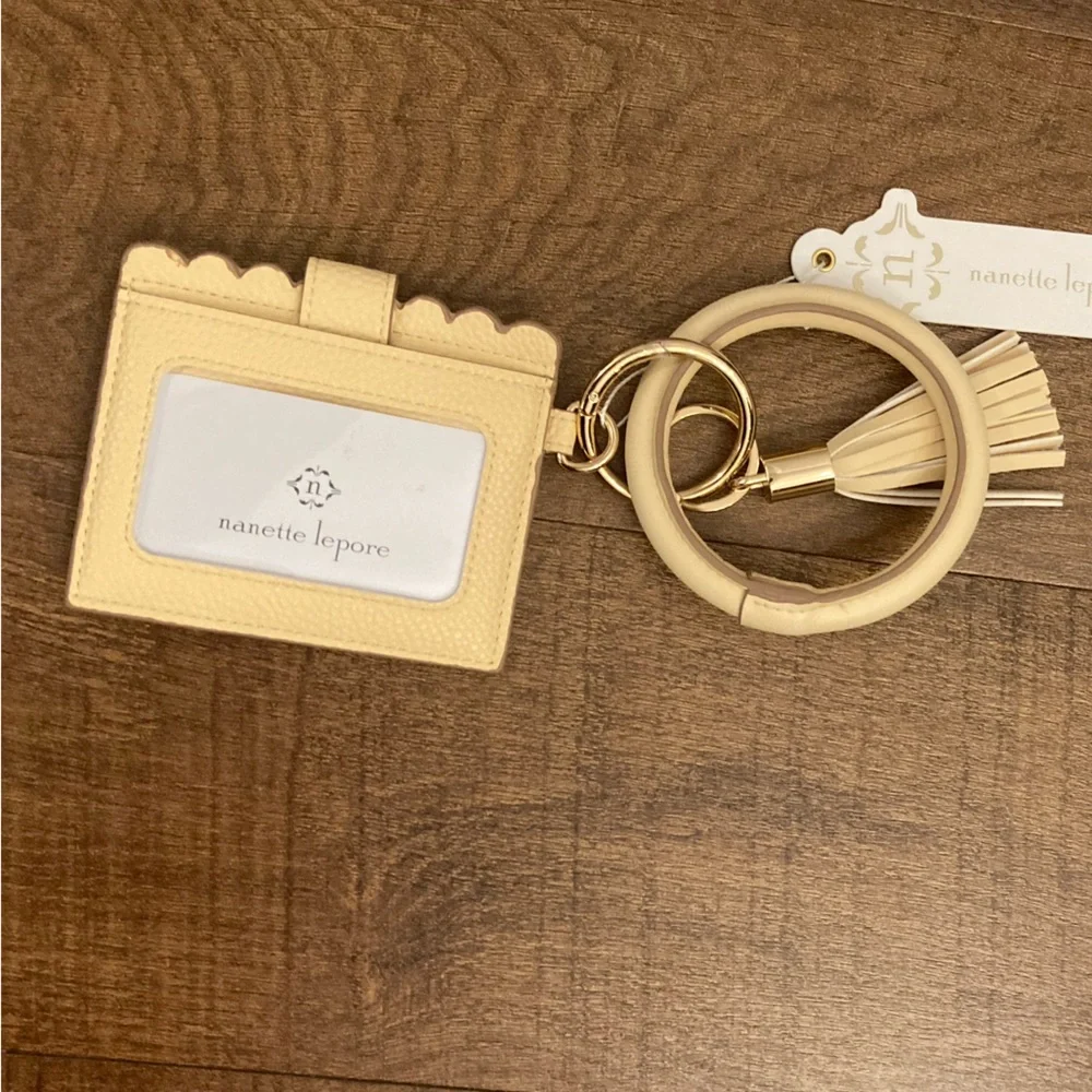 Nanette Lepore NWT Neutral Cream Scalloped Cardholder Keyring Wristlet w/ Tassel